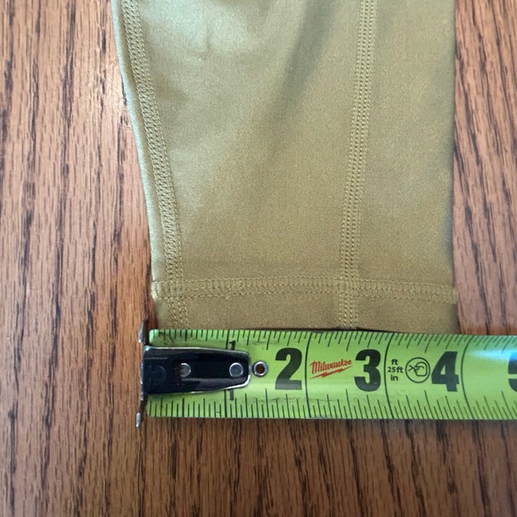NWT Fabletics Shimmering Gold Oasis High Waisted Pocket 7/8 Leggings  Size XS - Picture 13 of 13